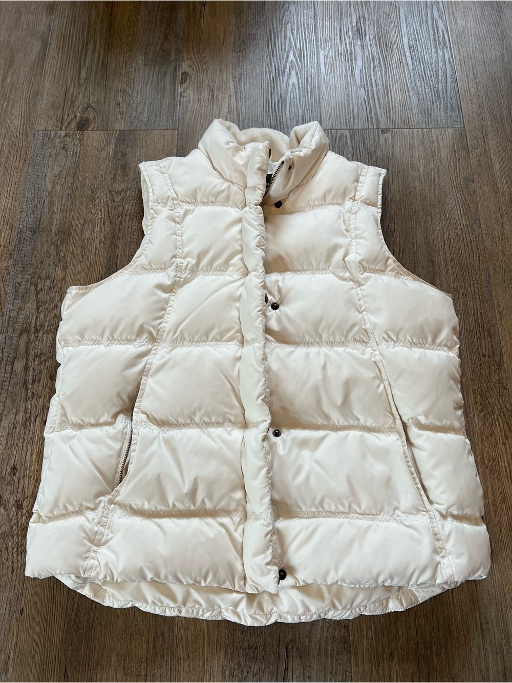 Women’s Eddie Bauer Cream Puffer Vest - Lightweight Quilted Jacket Goose Down